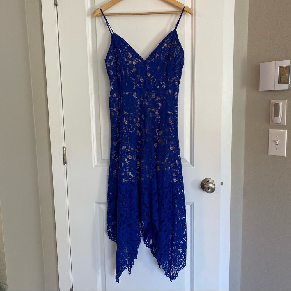 Lulu’s Blue Lace Strapless Dress